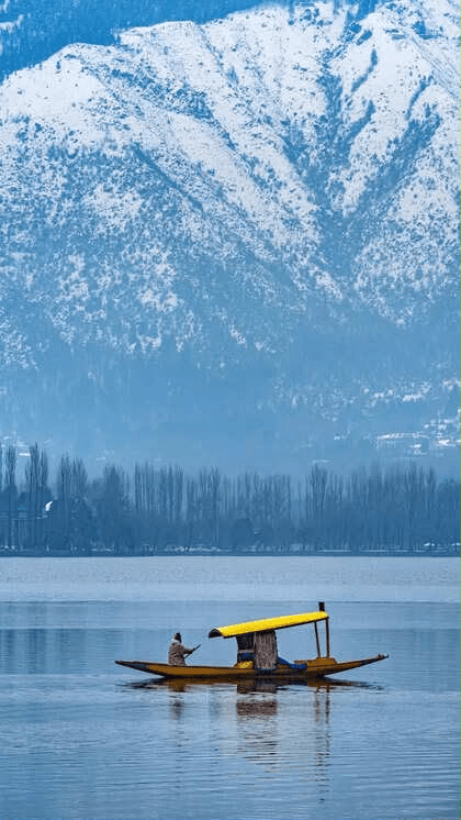 Tempo Traveller for Kashmir