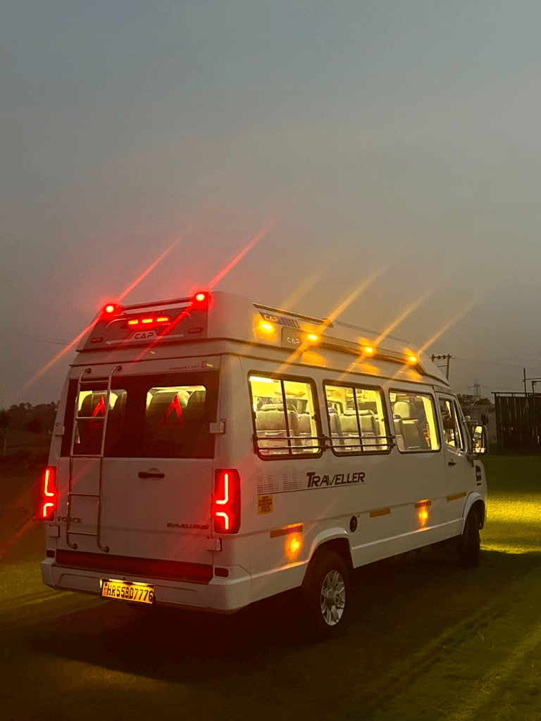 Force Tempo Traveller rear exterior